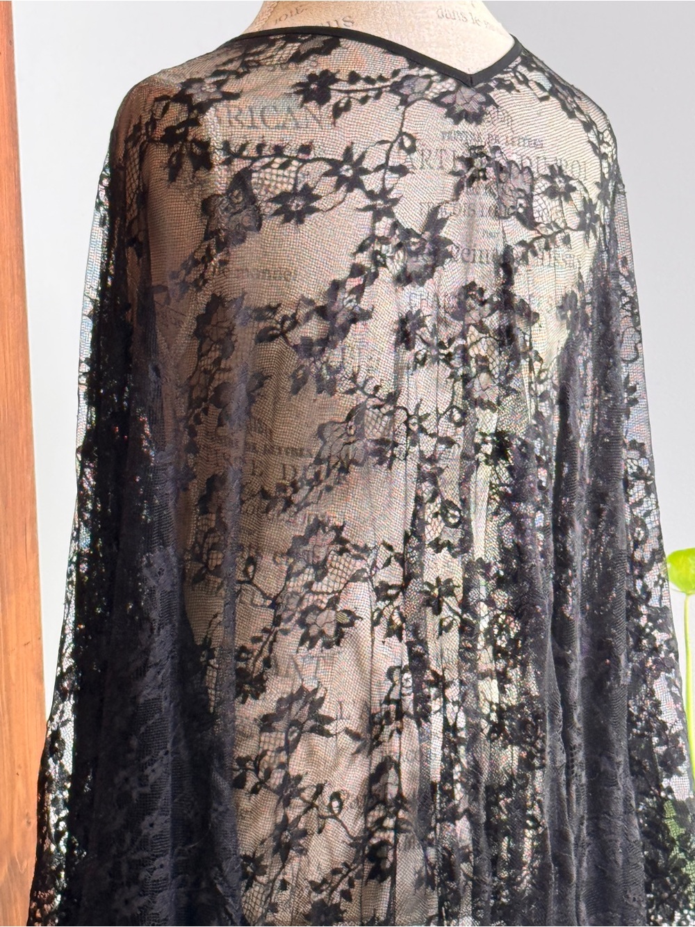 Long Lace Batwing See Through Robe - Picture 7 of 10